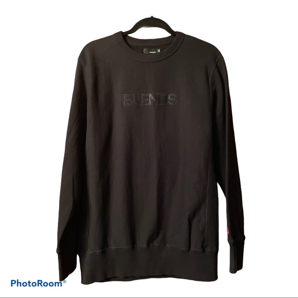 Blends Logo Patch Crew Neck Sweatshirt🖤